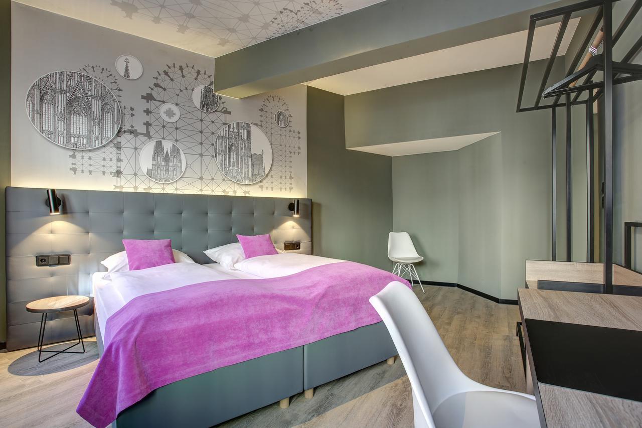 Hotel Boutique 003 Am Dom 3*
