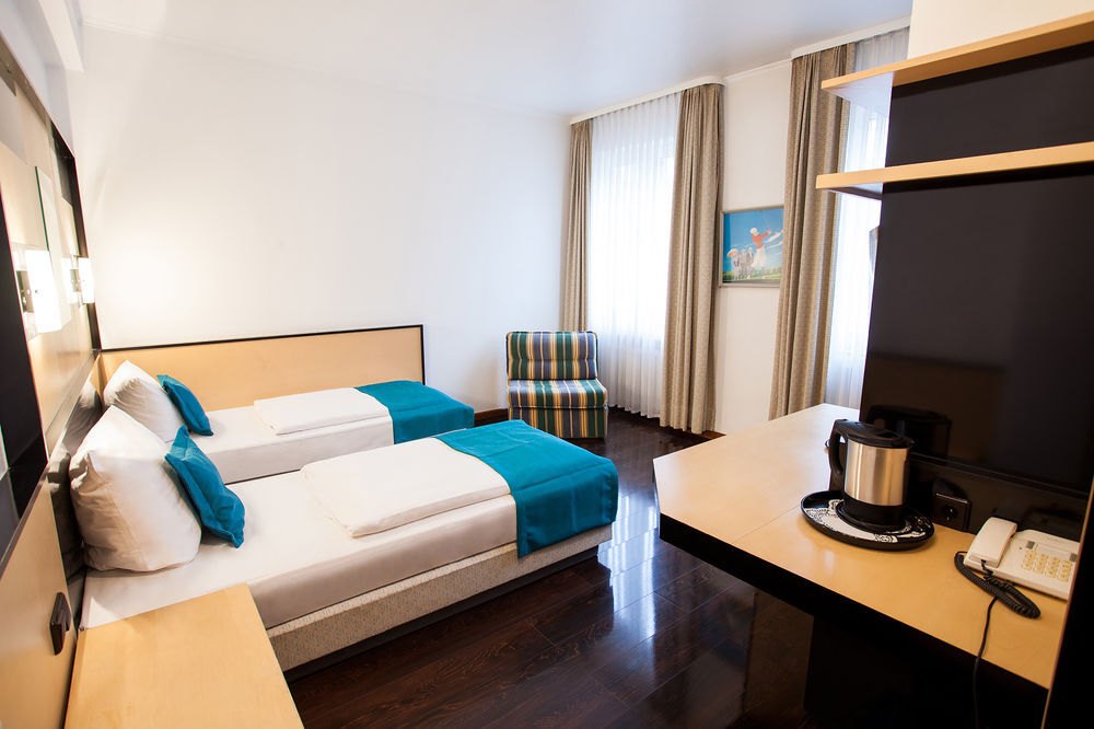 Boutique 003 Am Dom, Trademark Collection By Wyndham 3* Colonia